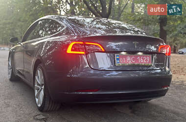 Седан Tesla Model 3 2018 в 