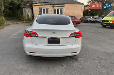 Седан Tesla Model 3 2021 в 