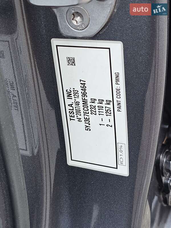 Седан Tesla Model 3 2021 в Киеве