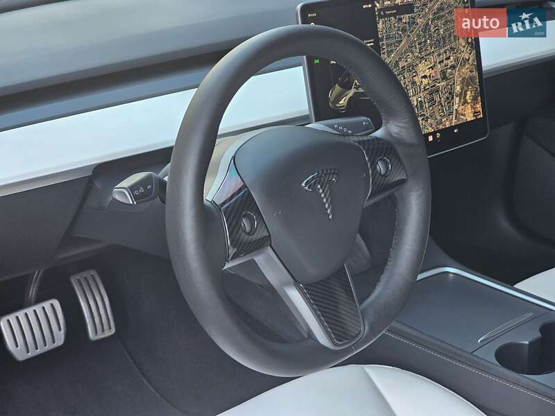 Седан Tesla Model 3 2021 в Киеве