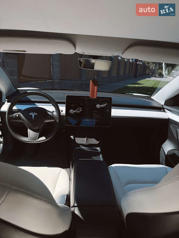 Седан Tesla Model 3 2021 в Белой Церкви