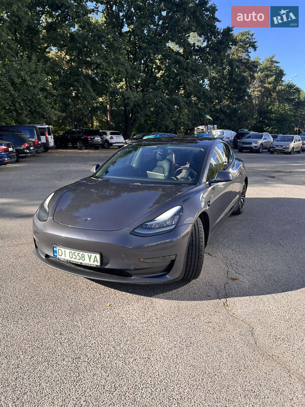 Седан Tesla Model 3 2018 в Киеве