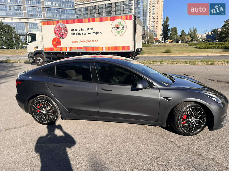 Седан Tesla Model 3 2018 в Киеве