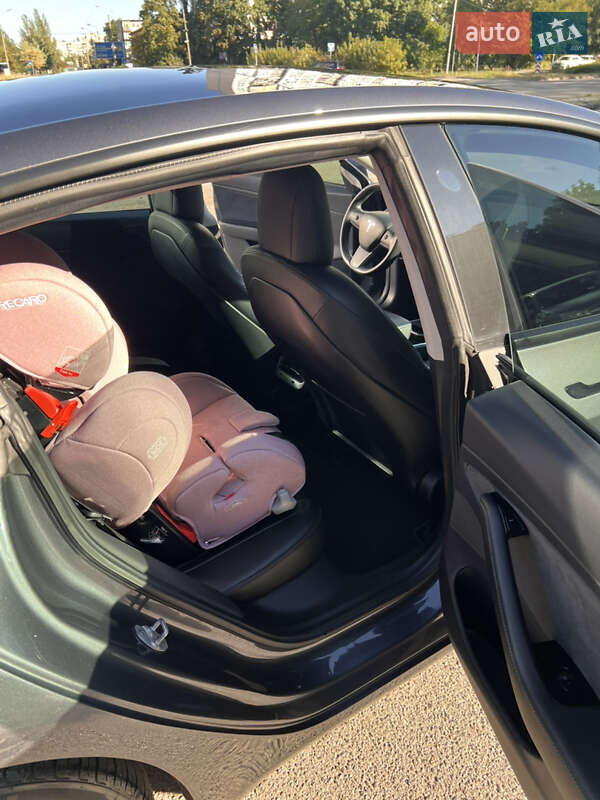 Седан Tesla Model 3 2018 в Киеве