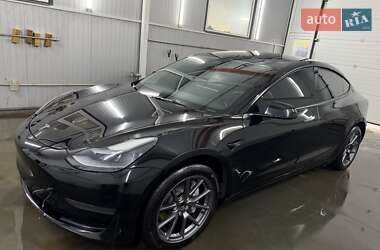Седан Tesla Model 3 2023 в 
