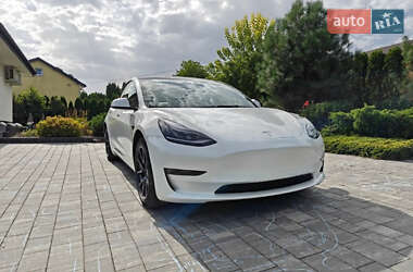 Седан Tesla Model 3 2021 в Львові