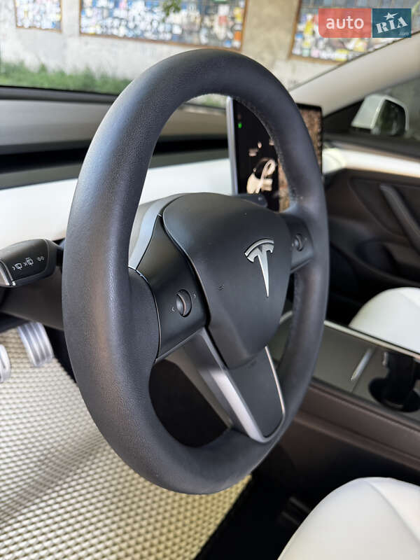 Седан Tesla Model 3 2022 в Харькове