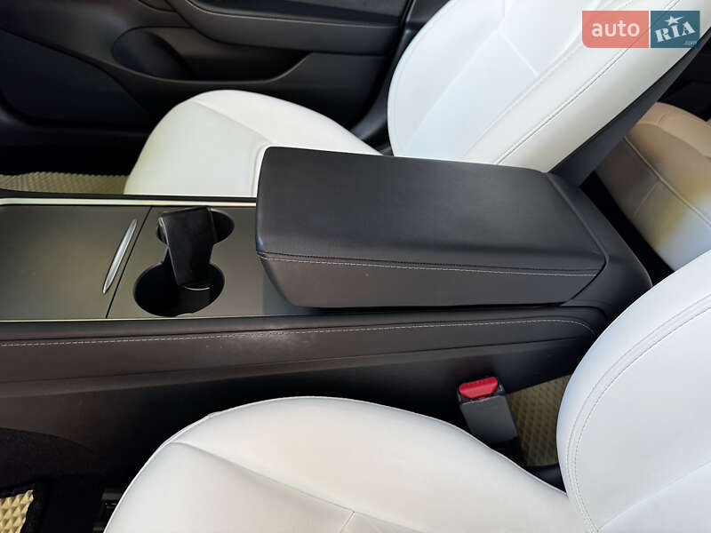 Седан Tesla Model 3 2022 в Харькове