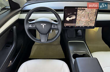 Седан Tesla Model 3 2022 в 