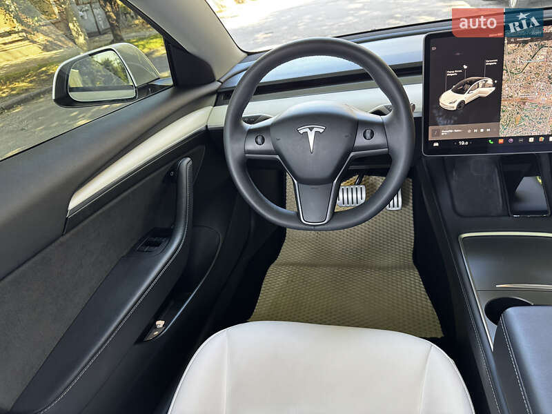 Седан Tesla Model 3 2022 в Харькове