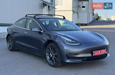 Седан Tesla Model 3 2019 в 