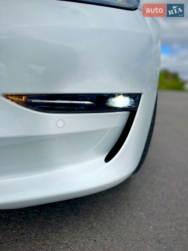 Седан Tesla Model 3 2021 в Полтаві