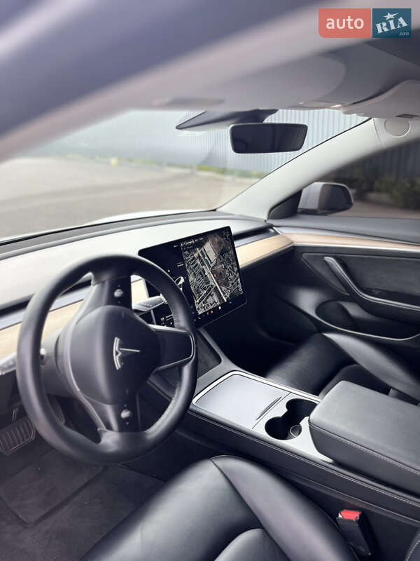 Седан Tesla Model 3 2021 в Полтаві