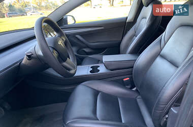 Седан Tesla Model 3 2022 в 
