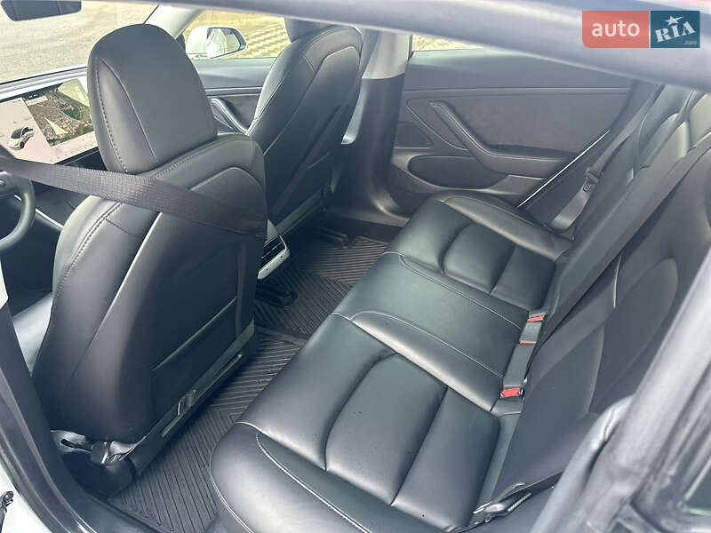 Седан Tesla Model 3 2020 в Миколаєві