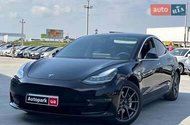 Седан Tesla Model 3 2019 в Львові