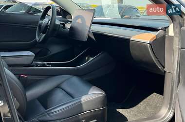 Седан Tesla Model 3 2019 в 