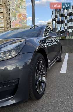 Седан Tesla Model 3 2018 в 