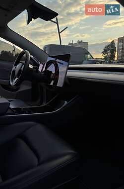 Седан Tesla Model 3 2018 в 