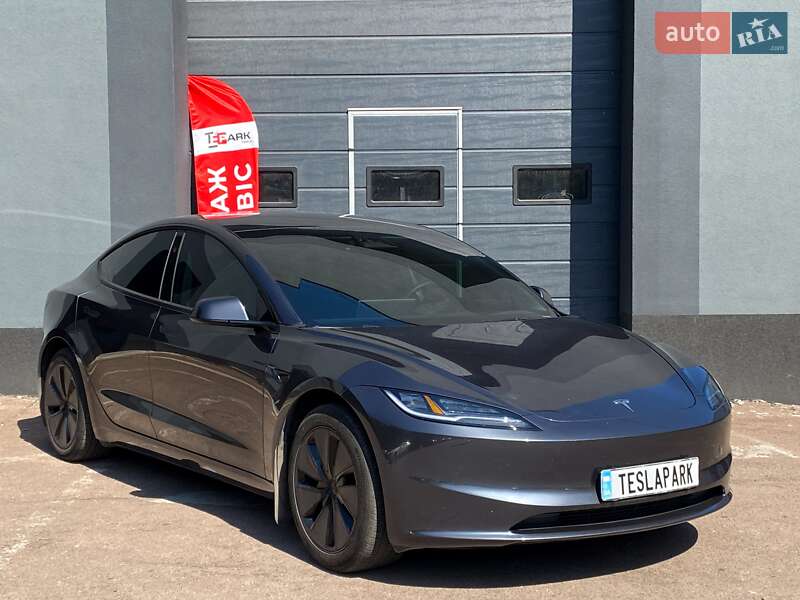 Седан Tesla Model 3 2024 в Киеве