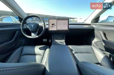 Седан Tesla Model 3 2022 в 