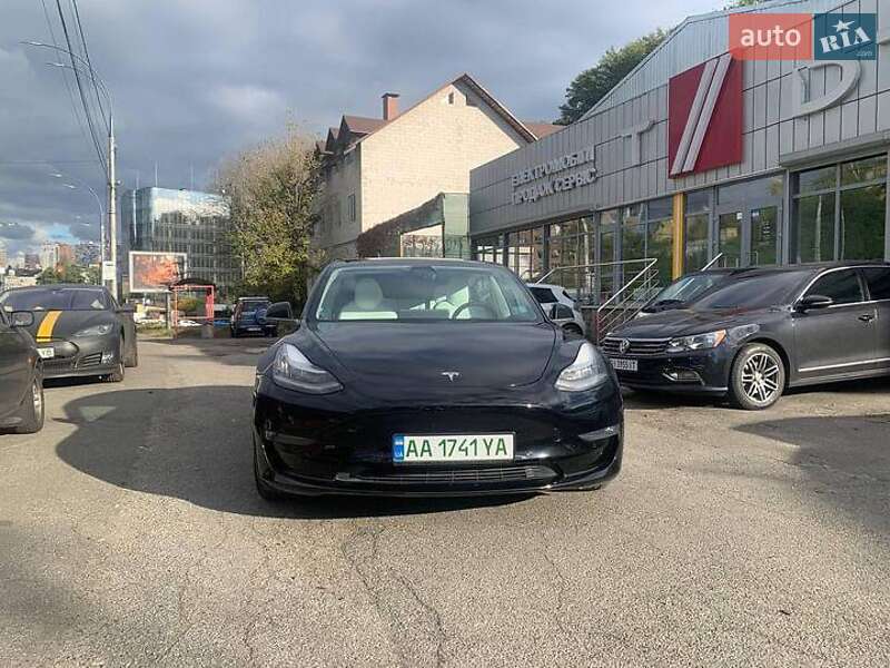 Tesla Model 3 2019