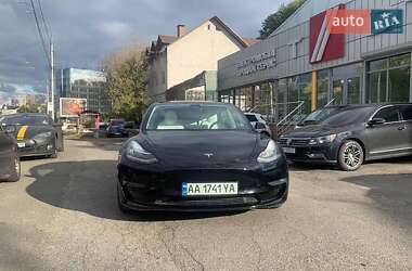 Седан Tesla Model 3 2019 в 