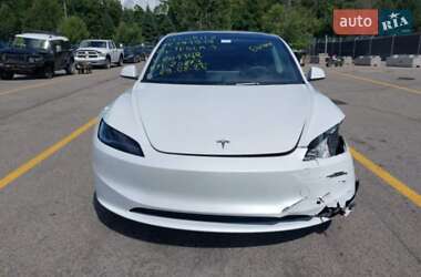 Tesla Model 3 2024