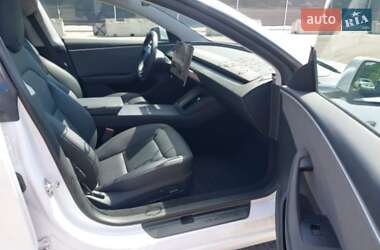 Седан Tesla Model 3 2024 в 
