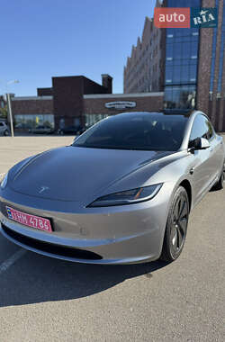 Tesla Model 3 2024