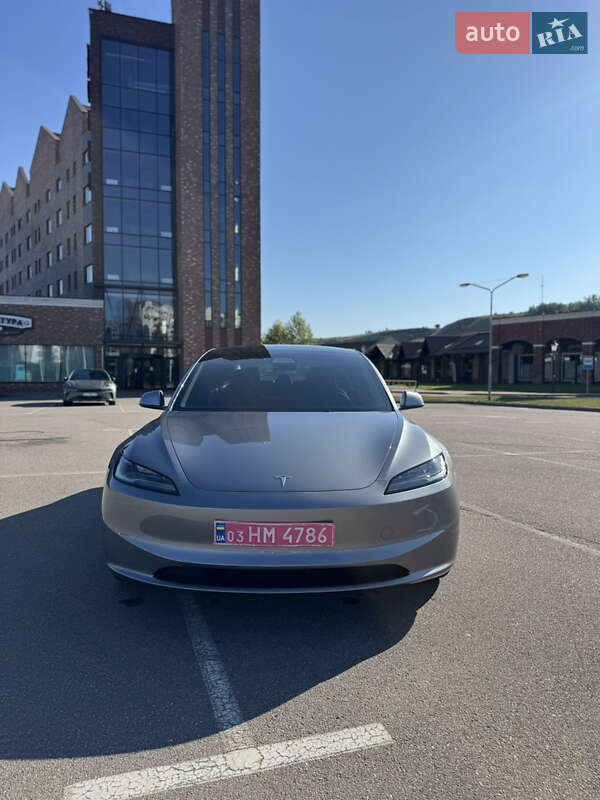 Седан Tesla Model 3 2024 в Василькове