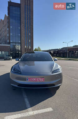 Седан Tesla Model 3 2024 в 