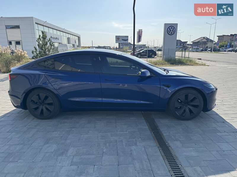 Седан Tesla Model 3 2024 в Луцьку