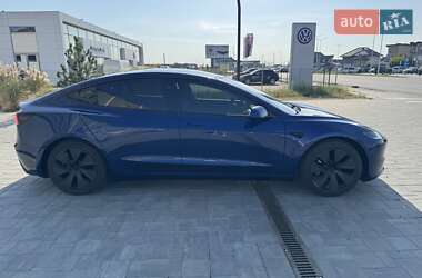 Седан Tesla Model 3 2024 в 