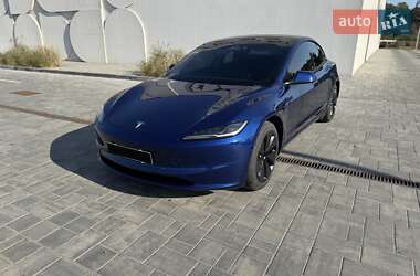 Tesla Model 3 2024