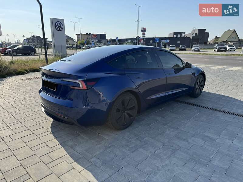 Седан Tesla Model 3 2024 в Луцьку