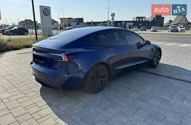 Седан Tesla Model 3 2024 в 