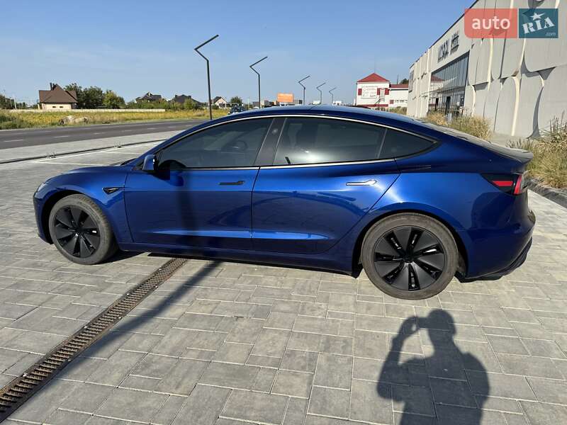 Седан Tesla Model 3 2024 в Луцьку
