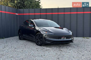 Tesla Model 3 2024