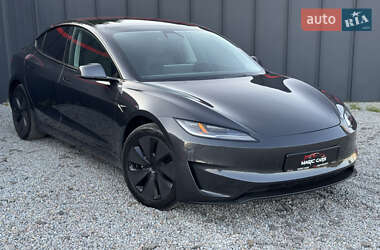 Седан Tesla Model 3 2024 в 