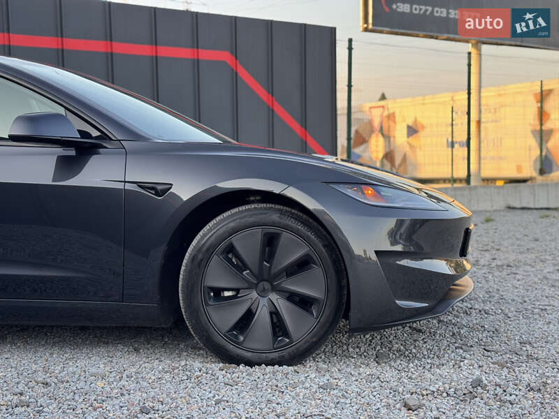 Седан Tesla Model 3 2024 в Луцке