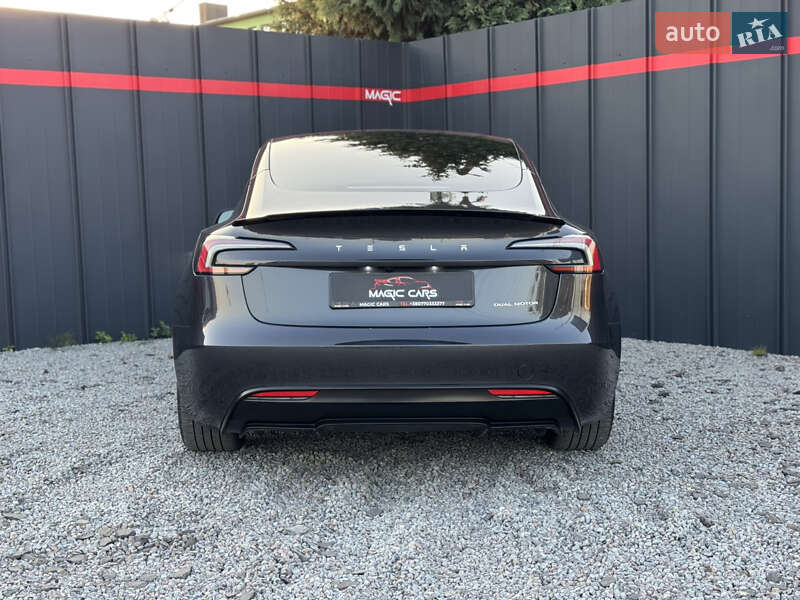 Седан Tesla Model 3 2024 в Луцке