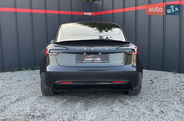 Седан Tesla Model 3 2024 в 