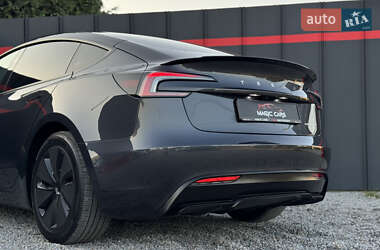 Седан Tesla Model 3 2024 в 