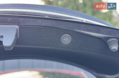Седан Tesla Model 3 2024 в 