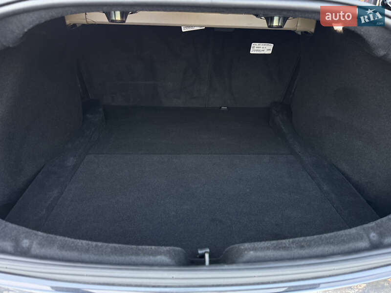 Седан Tesla Model 3 2024 в Луцке