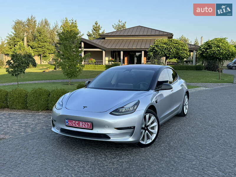 Седан Tesla Model 3 2018 в Львове