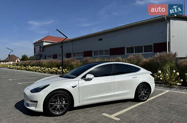 Седан Tesla Model 3 2020 в 