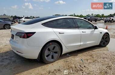 Седан Tesla Model 3 2022 в 