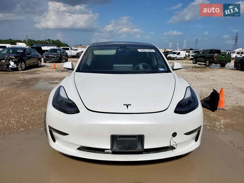 Седан Tesla Model 3 2022 в Києві